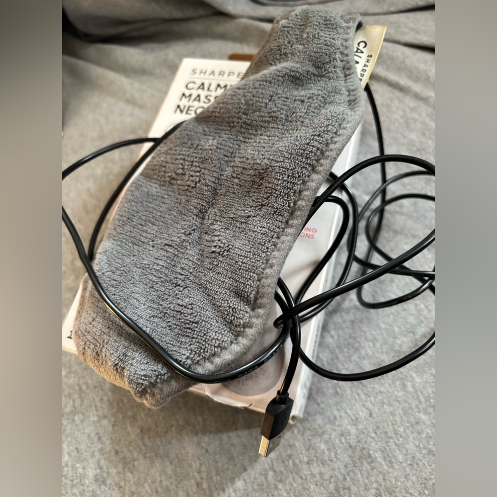 Sharper Image Gray Calming Heat Massaging Neck Wrap - Picture 3 of 4